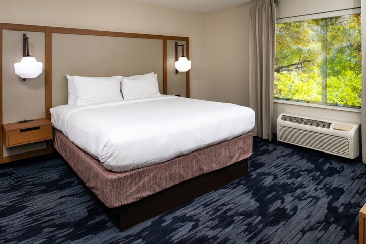 Room 18 of 33
