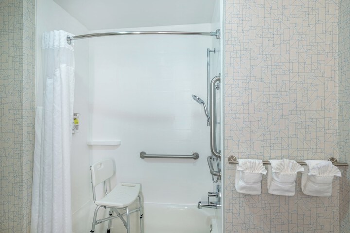 Room 15 of 42