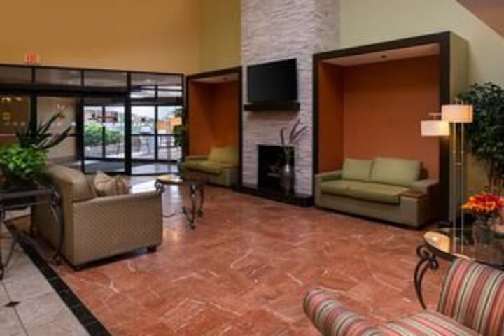 Ramada Plaza Rochester Airport