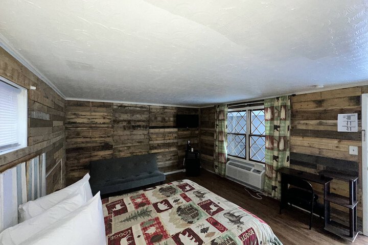 Room 14 of 36