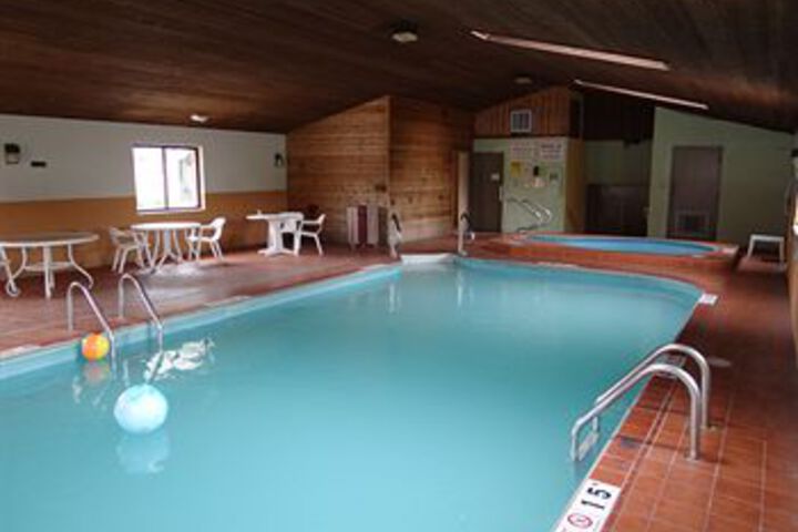 Magnuson Hotel & Suites Bellevue