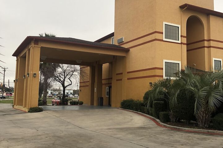 Quality Suites San Antonio Brooks City Base