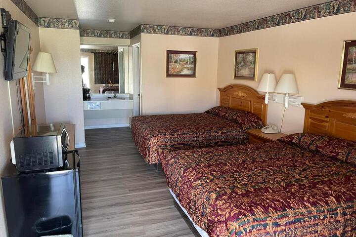 Lakeside Inn & Suites by OYO Mathis I 37