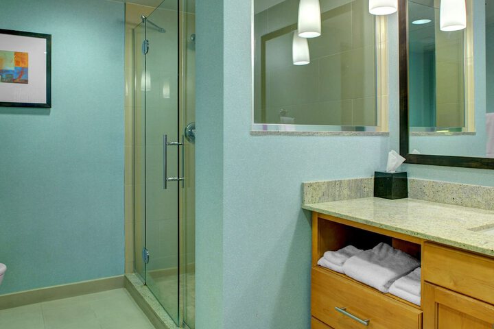 Room 27 of 46