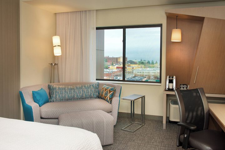 Courtyard by Marriott Seattle Everett Downtown