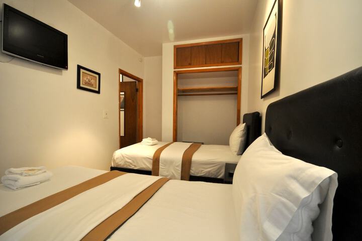 Room 25 of 43