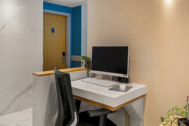 Business Center 40 of 42