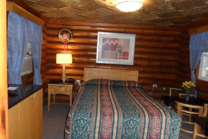 Room 53 of 98