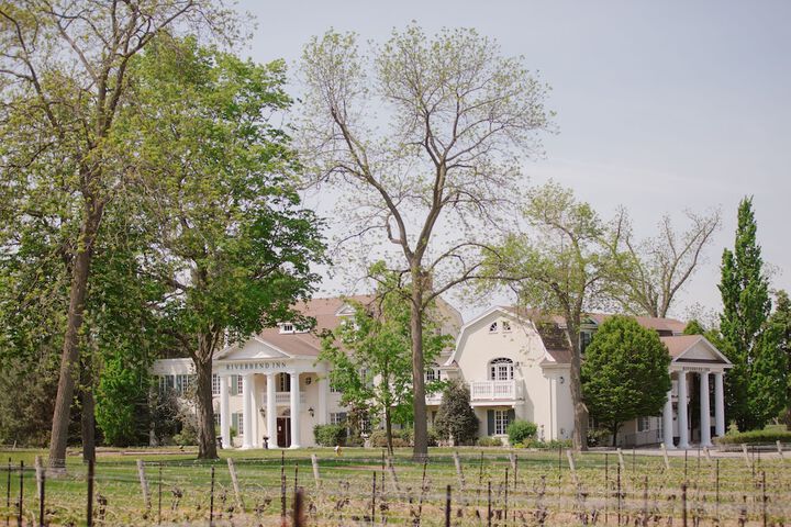 Riverbend Inn and Vineyard