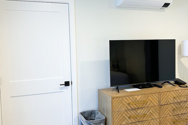 Room 82 of 131