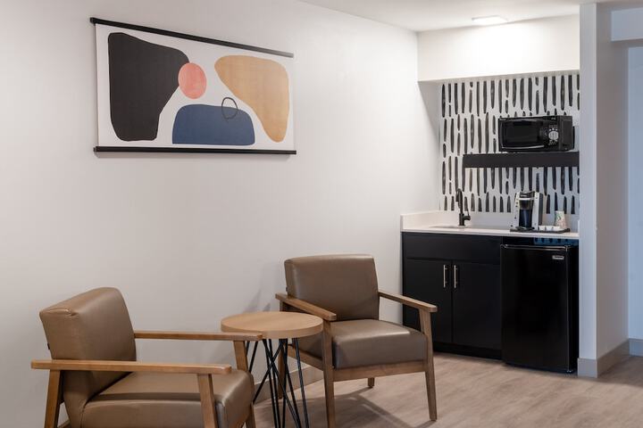 Room 25 of 84