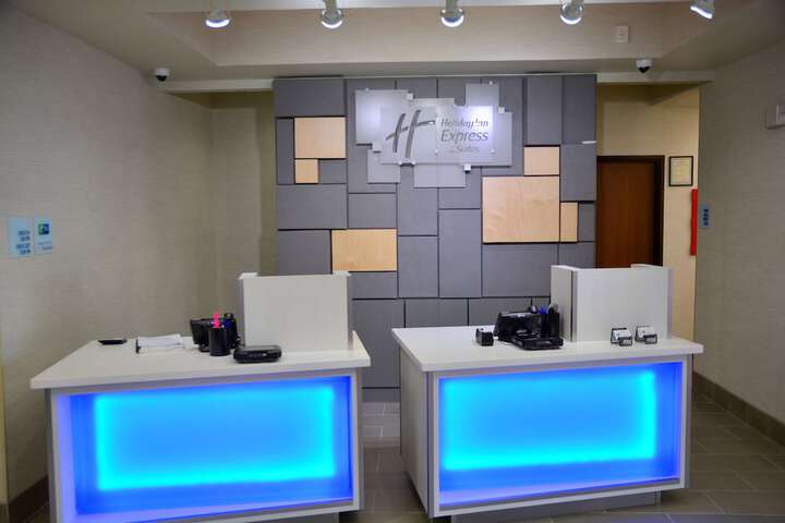 Hotel 8 of 80