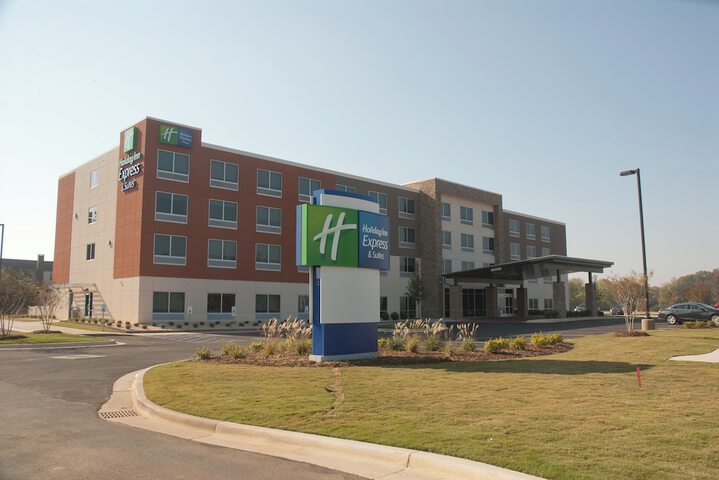 Holiday Inn Express & Suites Decatur by IHG