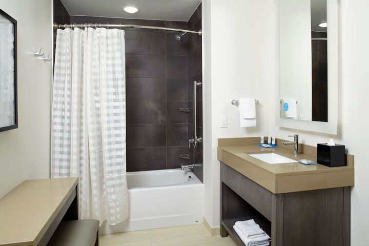 Room 33 of 50