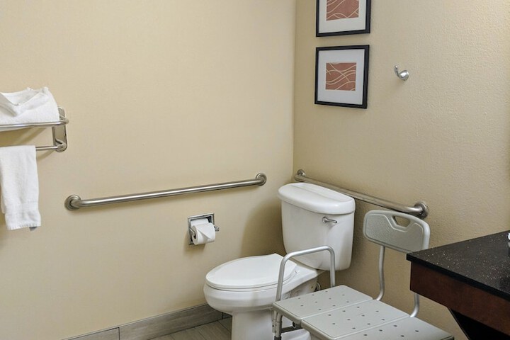 Room 12 of 30
