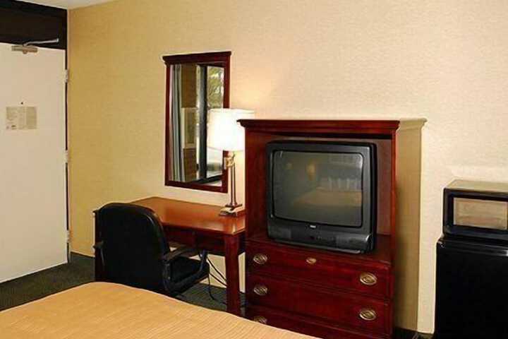 Room 16 of 48