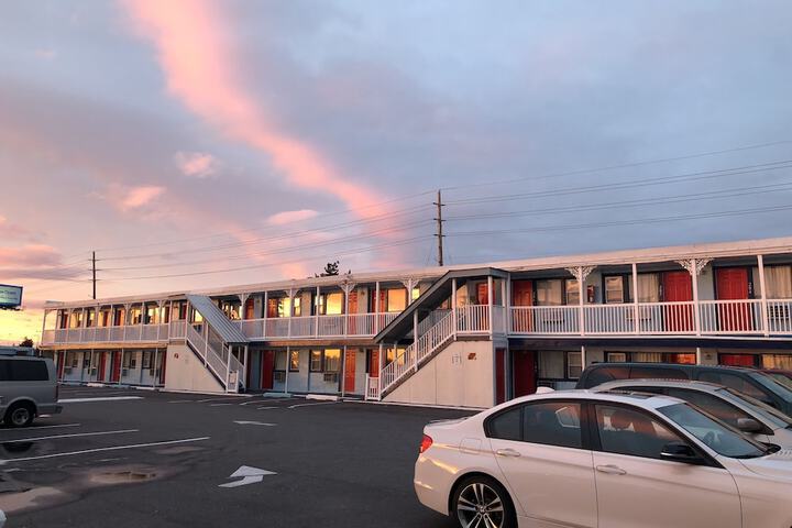 New Sea Breeze Motel