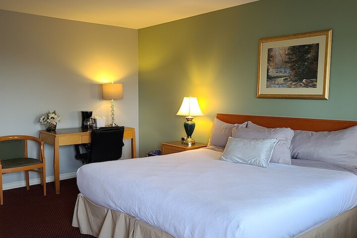 Room 33 of 47