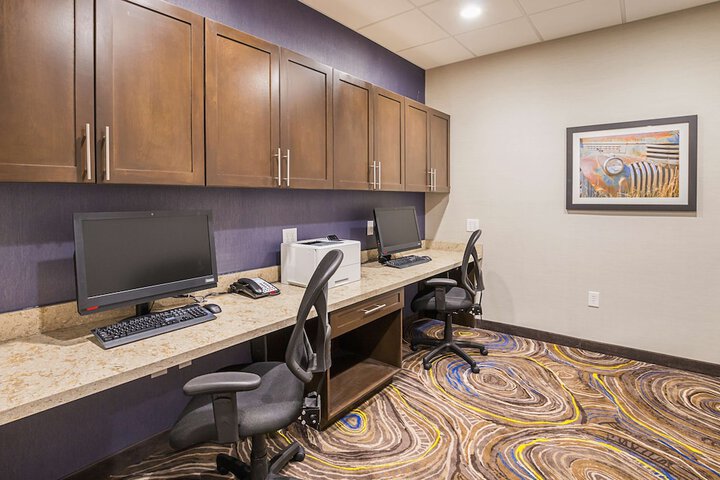 Business Center 53 of 53