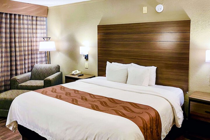 Room 9 of 28