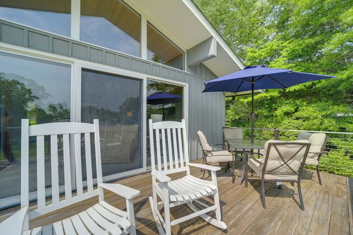 Centrally Located Brevard Home w / Deck & Fire Pit!