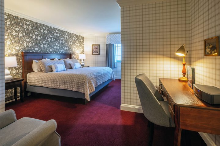 Red Coach Inn