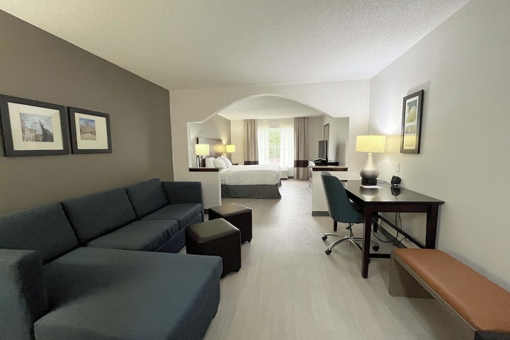 Room 16 of 23