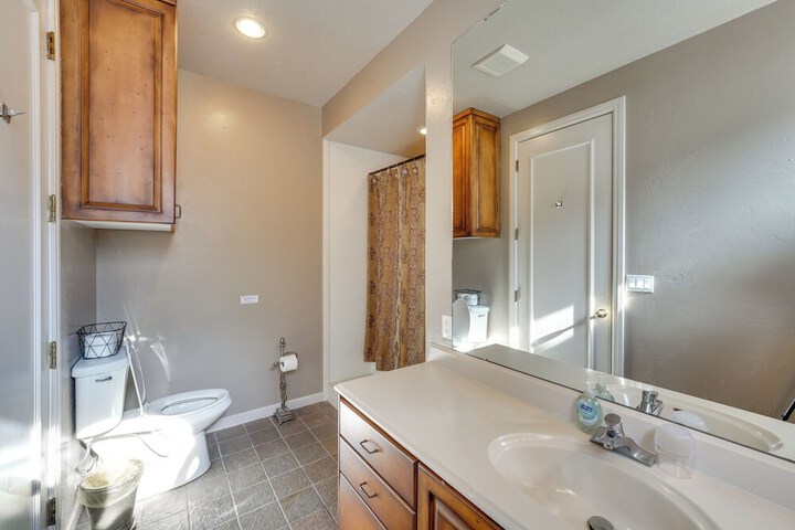 Hot Tub & Snake River Views at Twin Falls Home