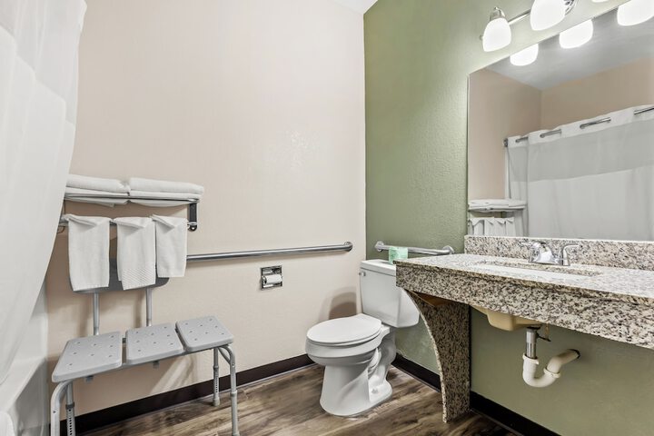 Quality Inn Brookings - University