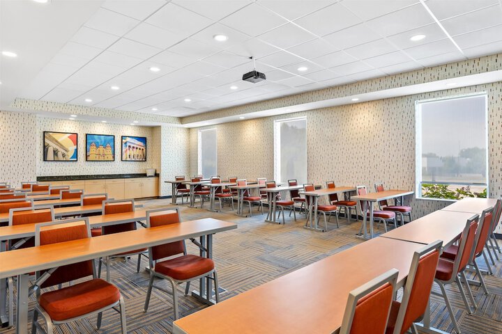 Home2 Suites by Hilton Youngstown West / Austintown