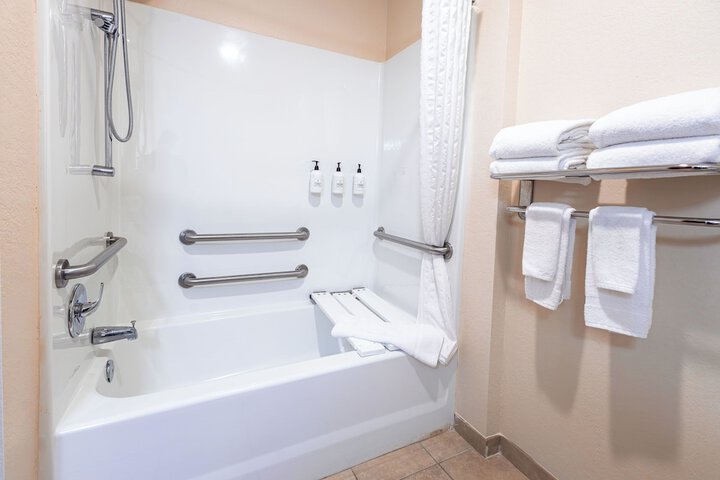 Cobblestone Inn & Suites – Big Lake