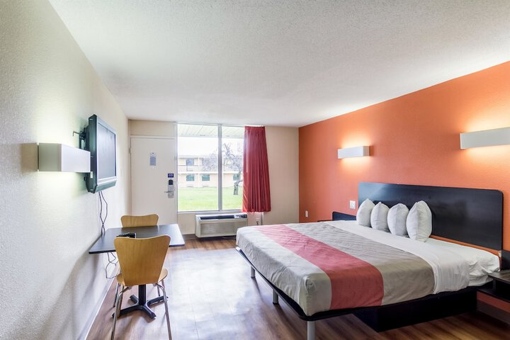 Room 22 of 35