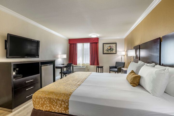 Room 26 of 32
