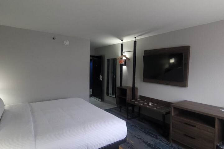Room 45 of 80
