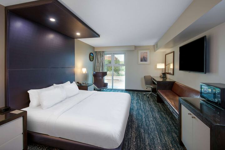 41 Lakefront Hotel Trademark Collection by Wyndham
