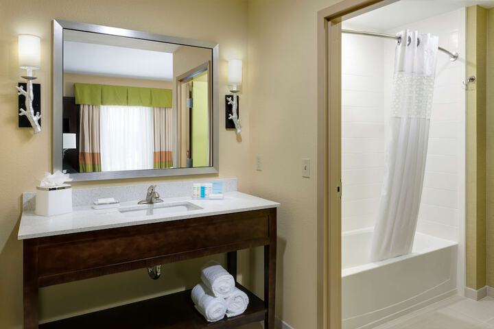 Room 11 of 23