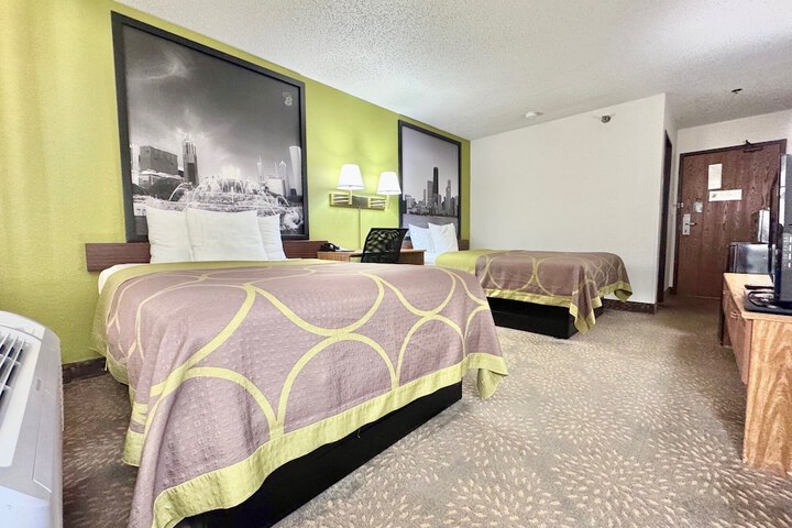Super 8 by Wyndham Mokena / Frankfort /I-80