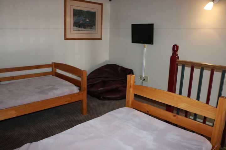 Room 71 of 86