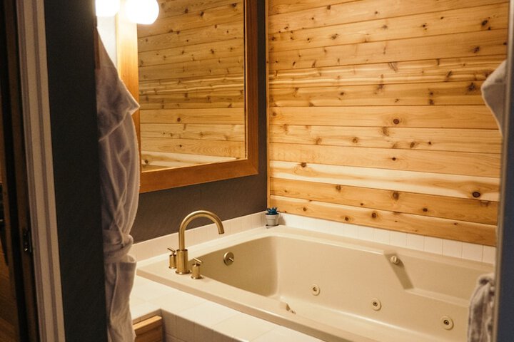 Hot Tub 64 of 76