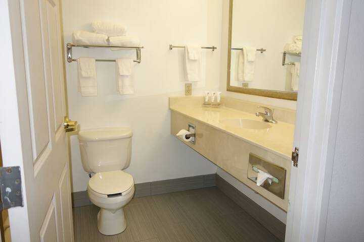 Room 13 of 20