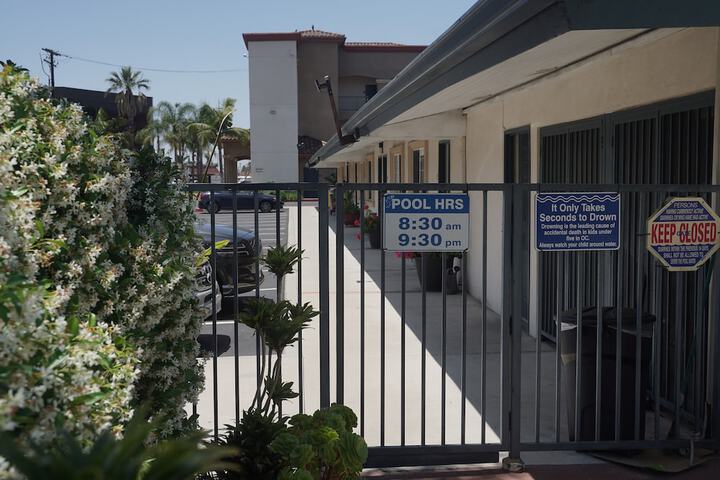 Harbor Inn & Suites