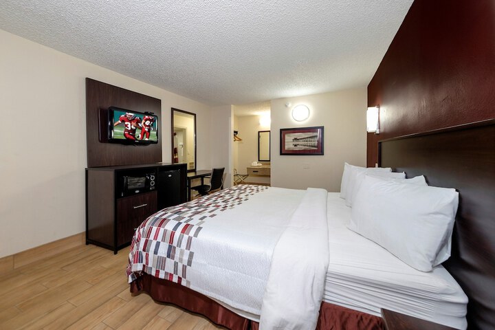 Room 14 of 33