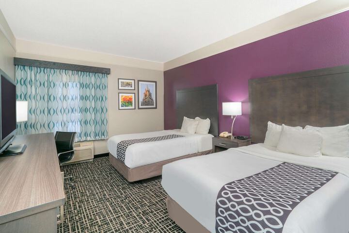 Room 8 of 33