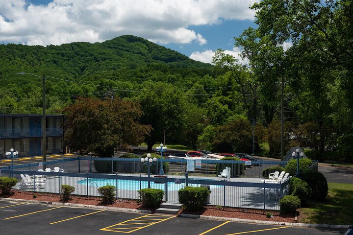 Pool 5 of 27