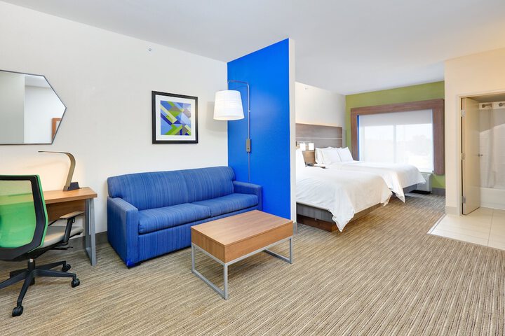 Room 25 of 39