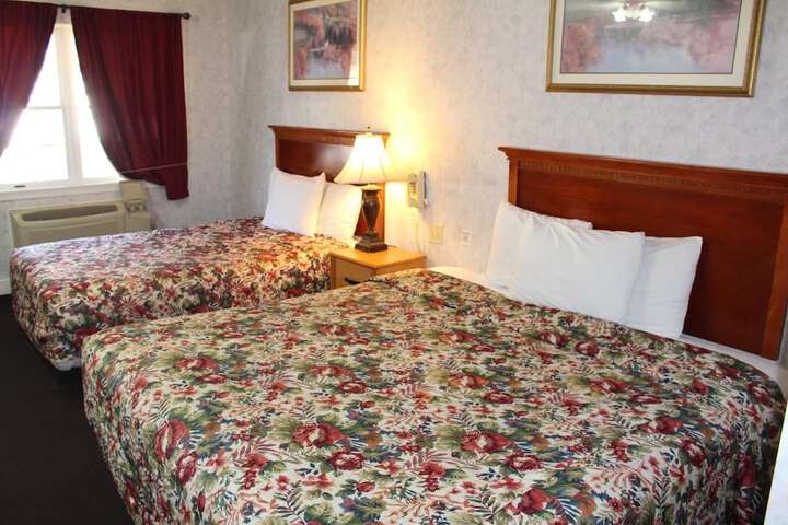 Room 8 of 28