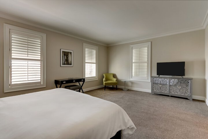 Room 19 of 43