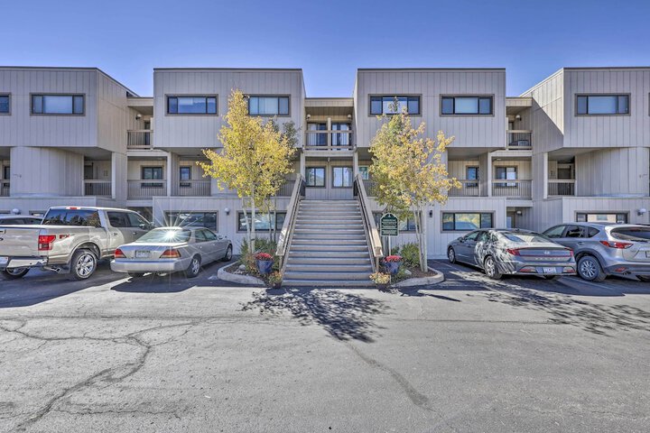 8 Mi to Keystone Resort: Dillion Condo w / Hot Tub!