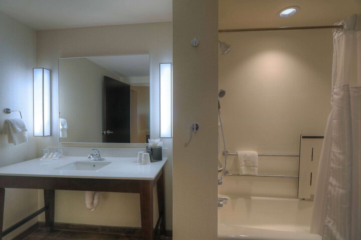 Room 43 of 85