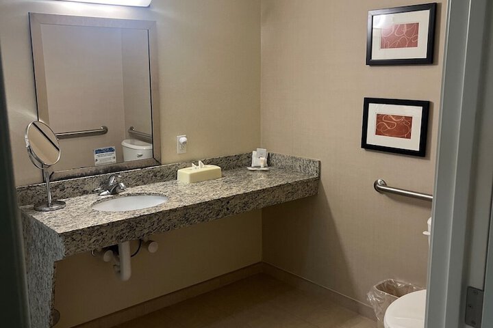 Comfort Suites Marietta - Parkersburg